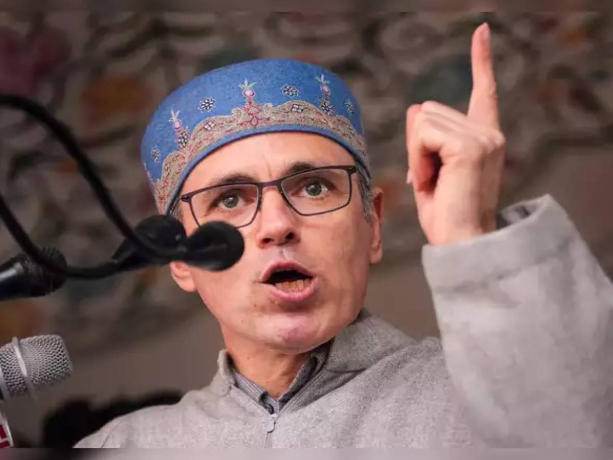 NC नेता उमर अब्दुल्ला ने केजरीवाल की गिरफ्तारी पर उठाए सवाल; कह डाली ये बात NC नेता उमर अब्दुल्ला ने केजरीवाल की गिरफ्तारी पर उठाए सवाल; कह डाली ये बात