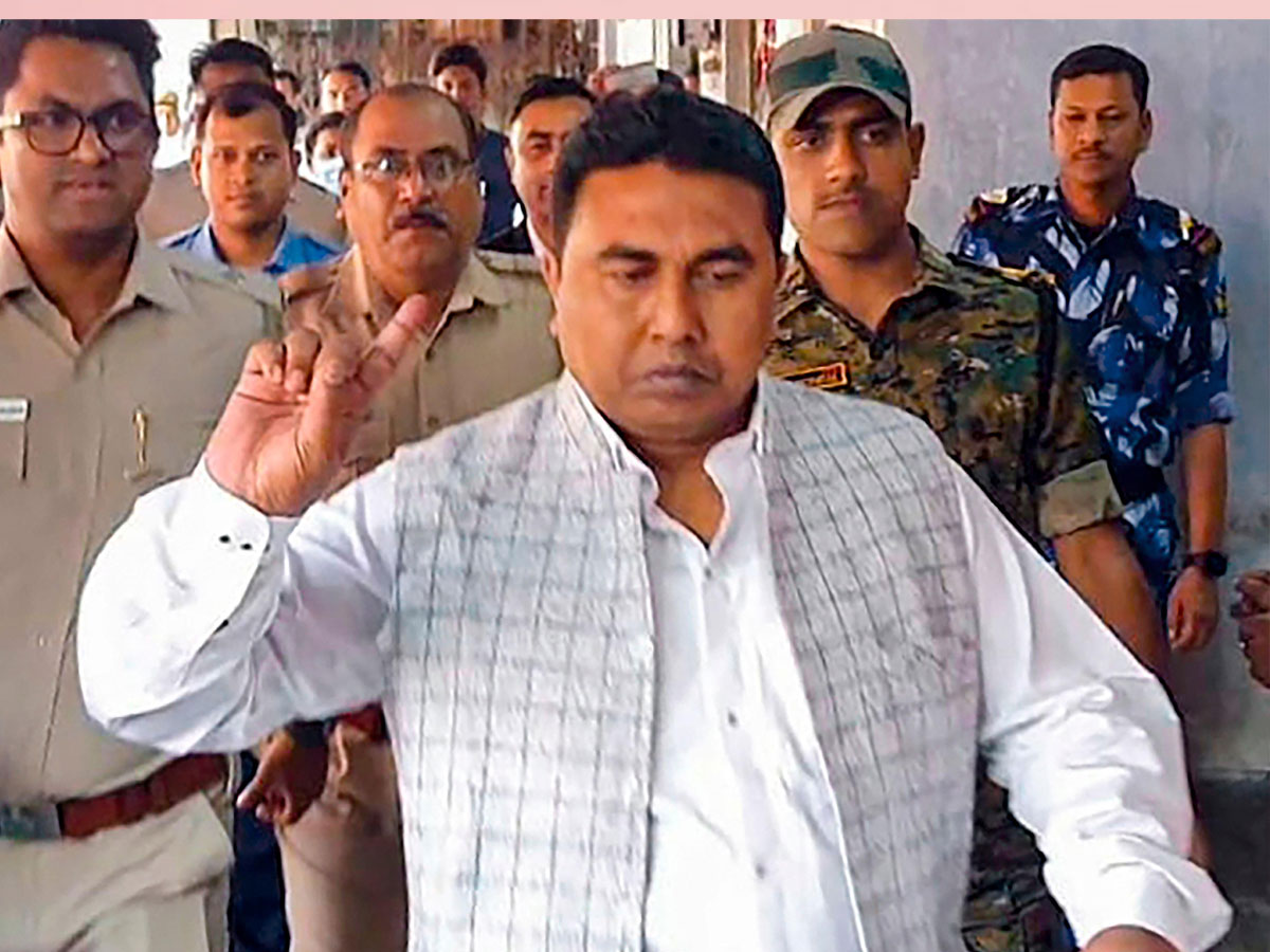 Sandeshkhali Case: शाहजहां शेख को अब ED ने किया गिरफ्तार; जानें पूरा मामला Sandeshkhali Case: शाहजहां शेख को अब ED ने किया गिरफ्तार; जानें पूरा मामला