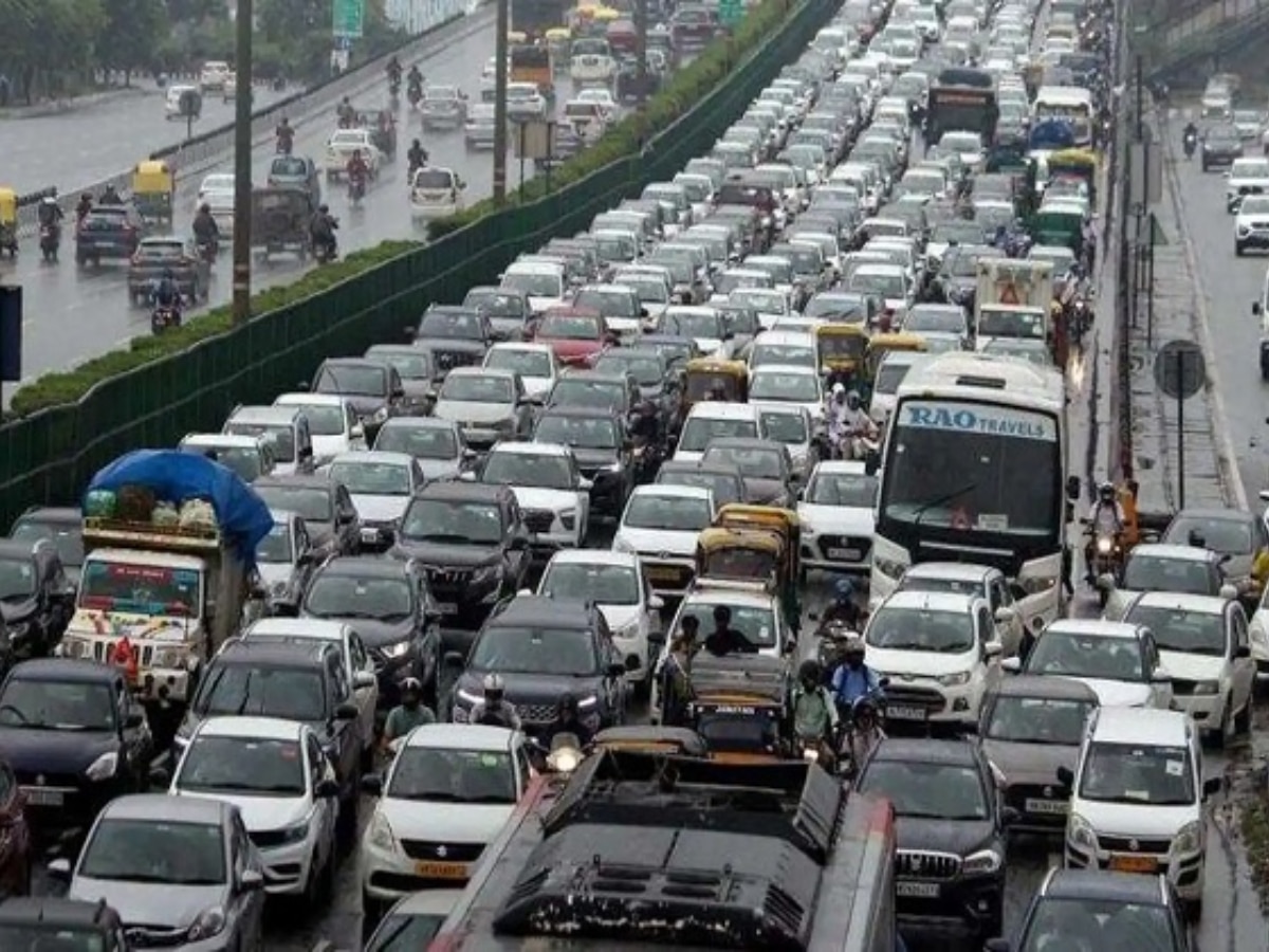 Delhi Traffic Update: दिल्ली में INDIA Bloc की महारैली, ये रास्ते रहेंगे बंद, देखें ट्रैफिक अपडेट 