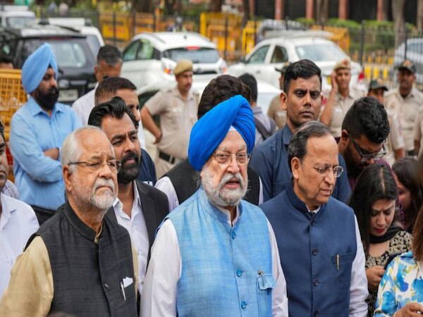 कांग्रेस नेता राहुल गांधी की बढ़ी मुश्किल;  BJP ये शिकायत लेकर पहुंची इलेक्शन कमीशन