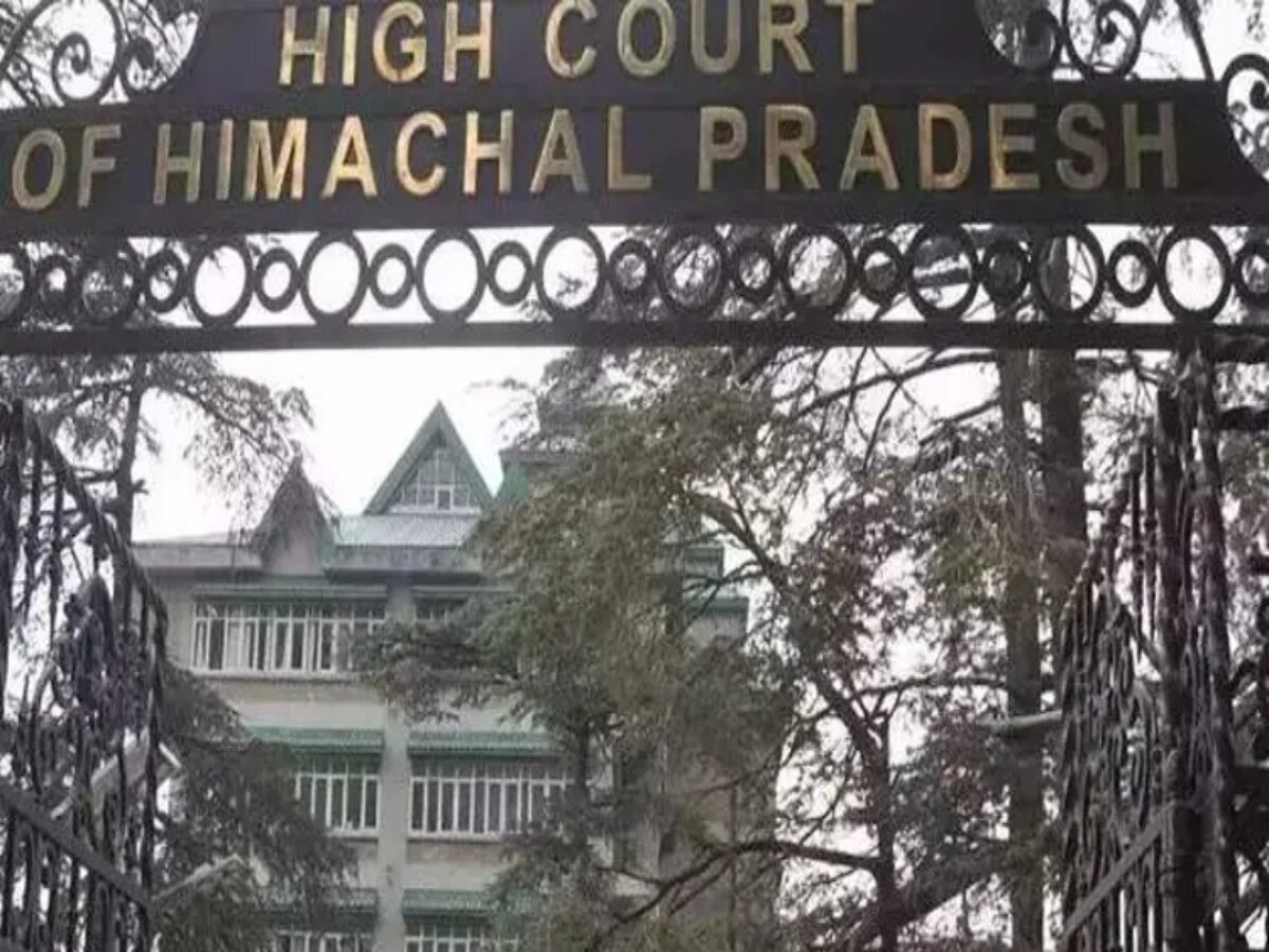 Himachal HC: हिमाचल हाईकोर्ट में निर्दलीय विधायक आशीष शर्मा और पूर्व मुख्य सचिव मामले में हुई सुनवाई