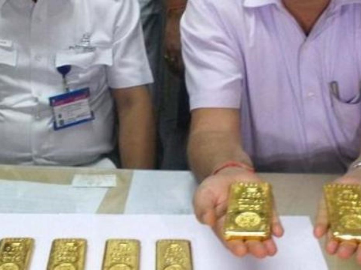 gold smuggling in Lucknow airport