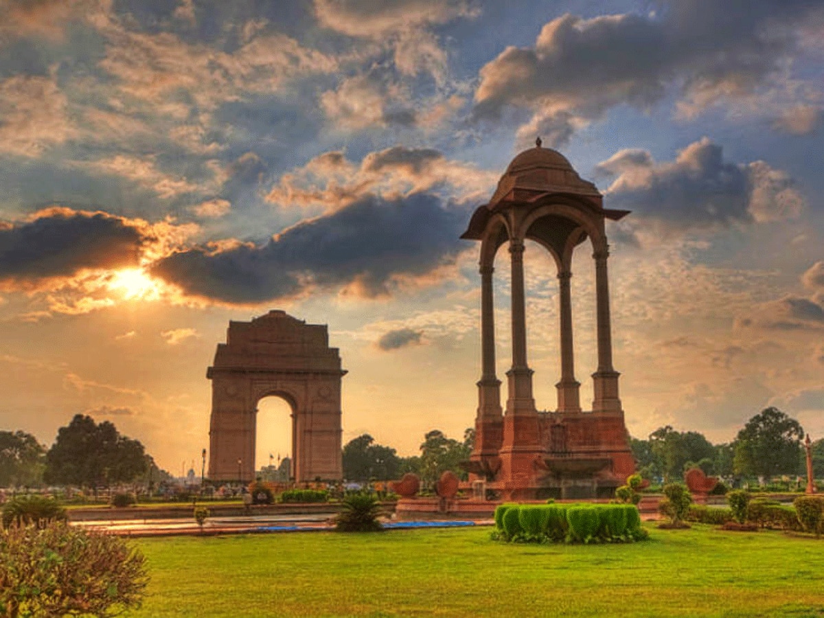Delhi Weather: IMD ने दी दिल्ली में चुभती गर्मी की चेतावनी, लेकिन बारिश से मिल सकती है राहत