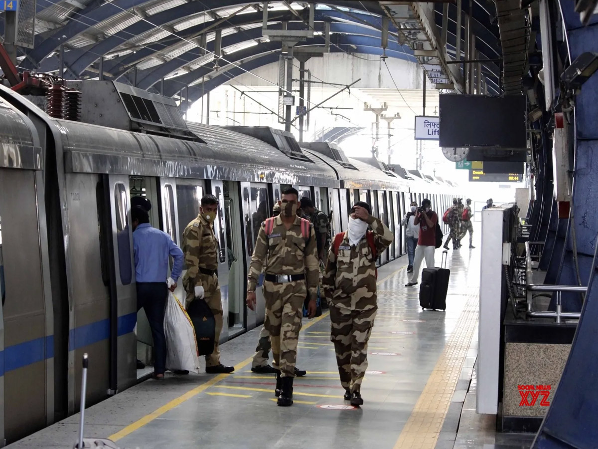 Nangloi Metro Station पर CISF कांस्टेबल ने खुदको मारी गोली Nangloi Metro Station पर CISF कांस्टेबल ने खुदको मारी गोली