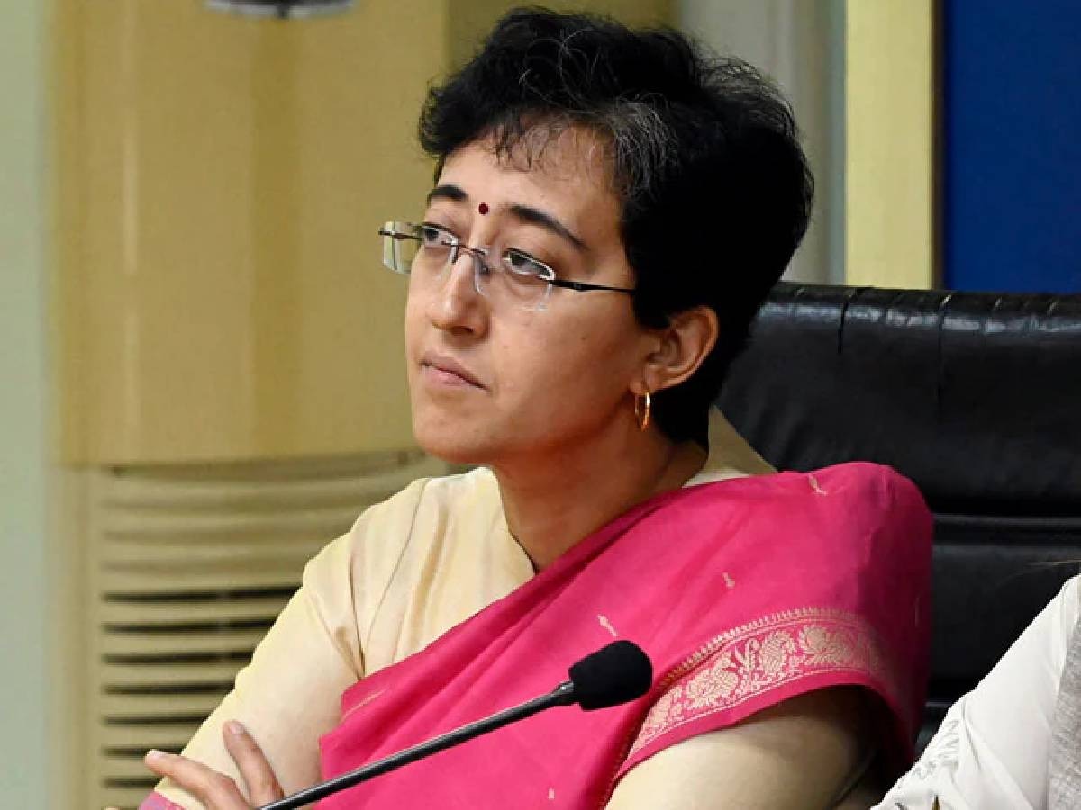 Atishi Marlena: आतिशी को चुनाव आयोग का नोटिस, PC में किया था BJP में शामिल होने का ऑफर मिलने का दावा