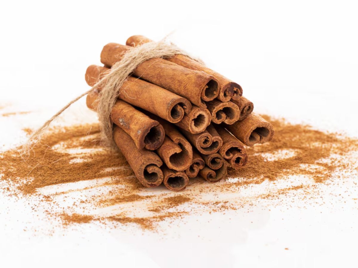 Cinnamon Benefits: प्री-डायबिटीज वालों के लिए संजीवनी से कम नहीं दालचीनी, कैसे करें सेवन?