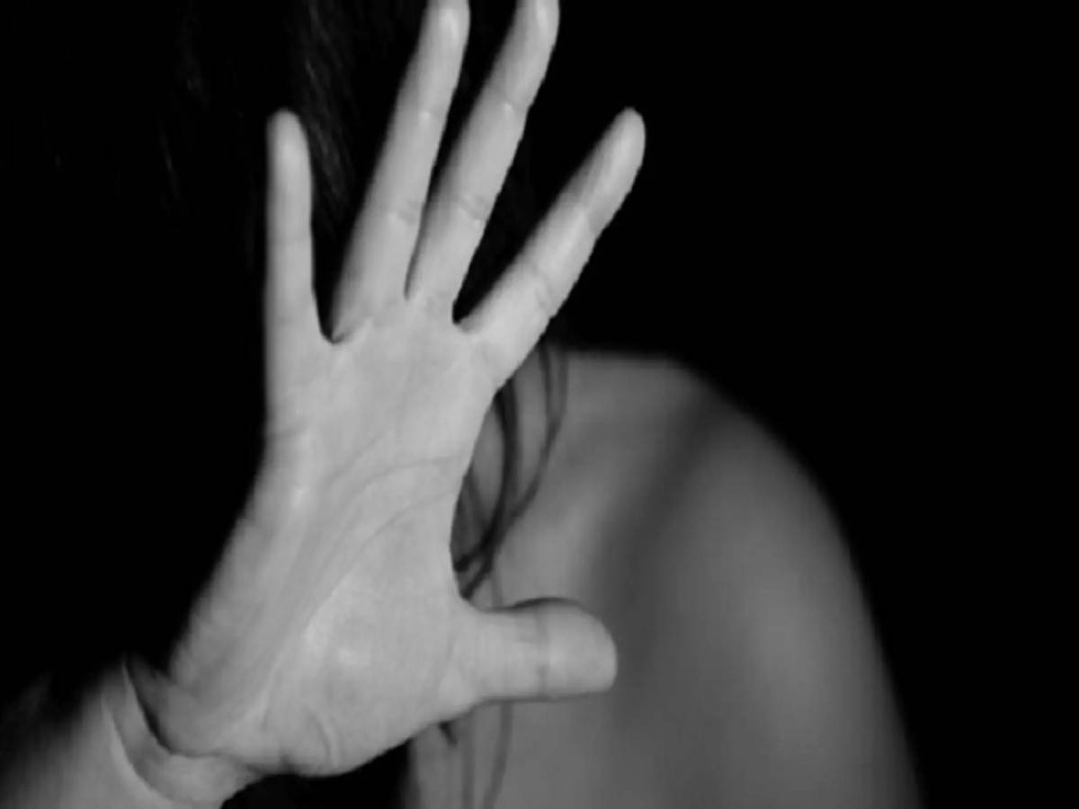 Punjab: इंसानियत हुई शर्मसार; 55 साल की महिला को किया अर्धनग्न, वजह जानकर रह जाएंगे हैरान Punjab: इंसानियत हुई शर्मसार; 55 साल की महिला को किया अर्धनग्न, वजह जानकर रह जाएंगे हैरान