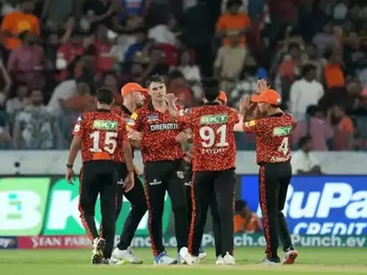 SRH: सनराइज़र्स हैदराबाद को लगा बड़ा झटका, टीम के स्टार बॉलर IPL 2024 से हुए बाहर SRH: सनराइज़र्स हैदराबाद को लगा बड़ा झटका, टीम के स्टार बॉलर IPL 2024 से हुए बाहर