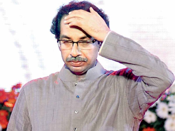 चुनाव से पहले उद्धव ठाकरे गुट को झटका! इस नेता ने थामा शिंदे गुट का दामन