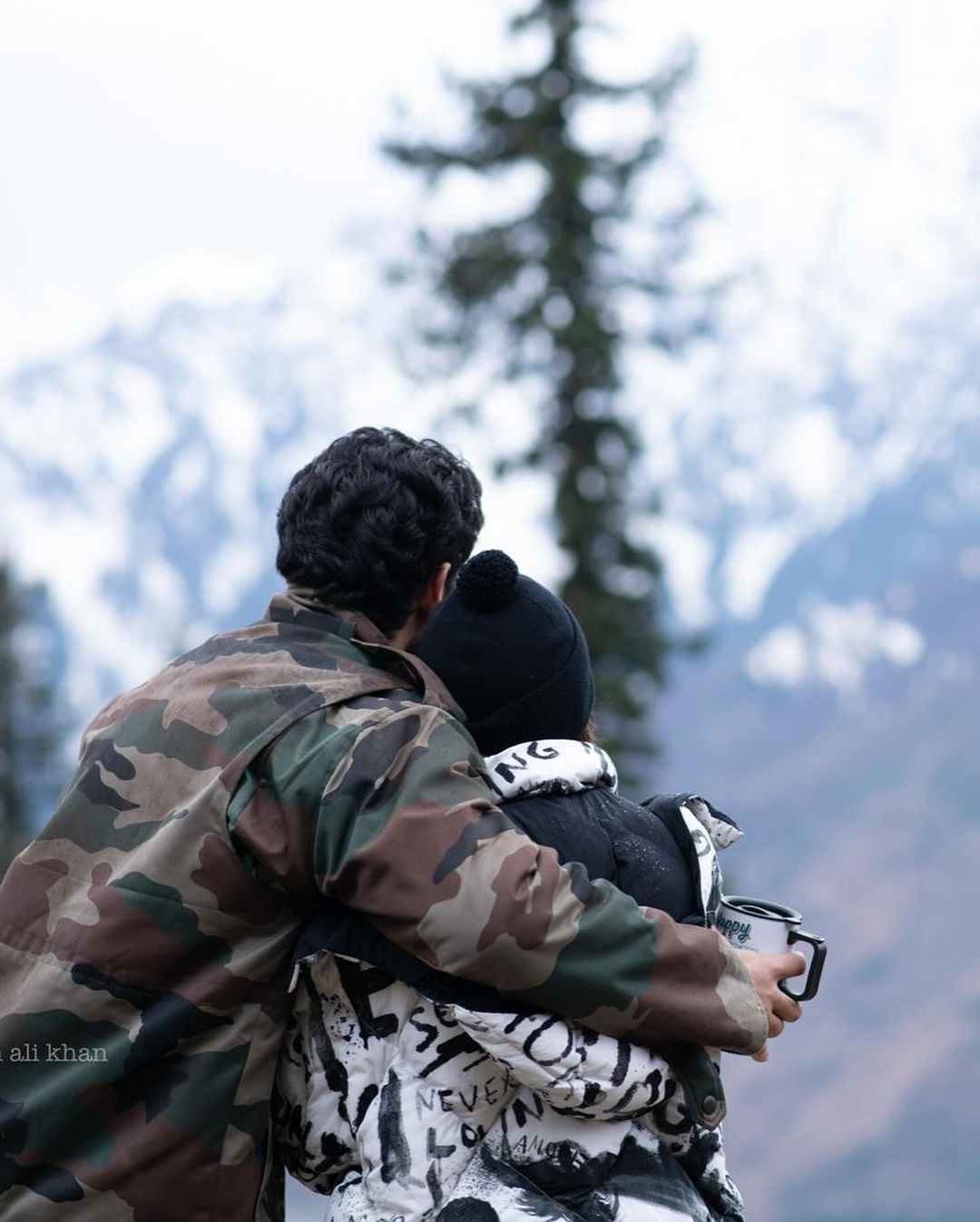 पुरानी वेकेशन फोटो भी की शेयर