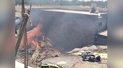 पिता की रोक टोक से बेटे ने उठाया खौफनाक कदम, मिट्टी का तेल छिड़ककर फूंक दिया पूरा घर