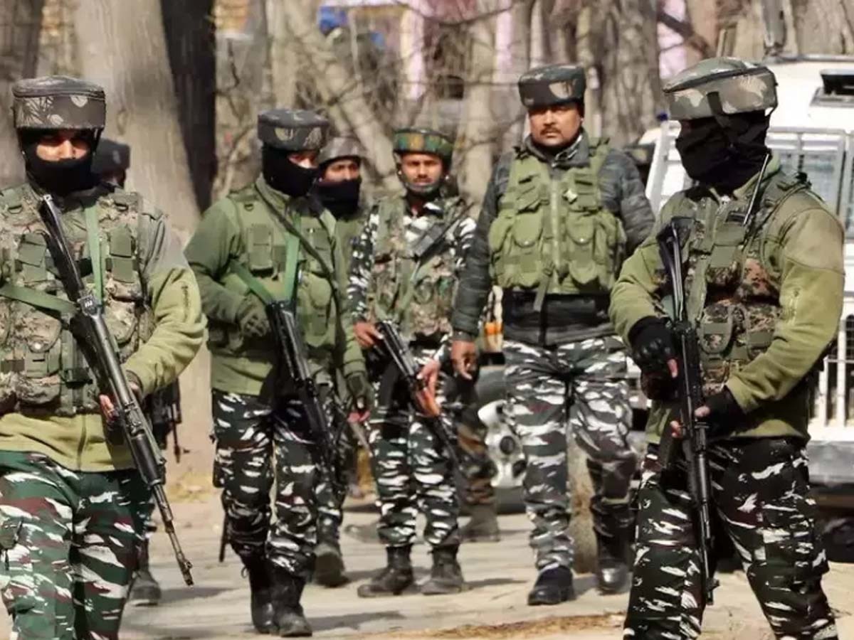 Jammu Kashmir News: जम्मू कश्मीर में गैर-कश्मीरी पर फिर हमला, आतंकियों ने ड्राइवर पर दागी गोलियां, बुरी तरह घायल