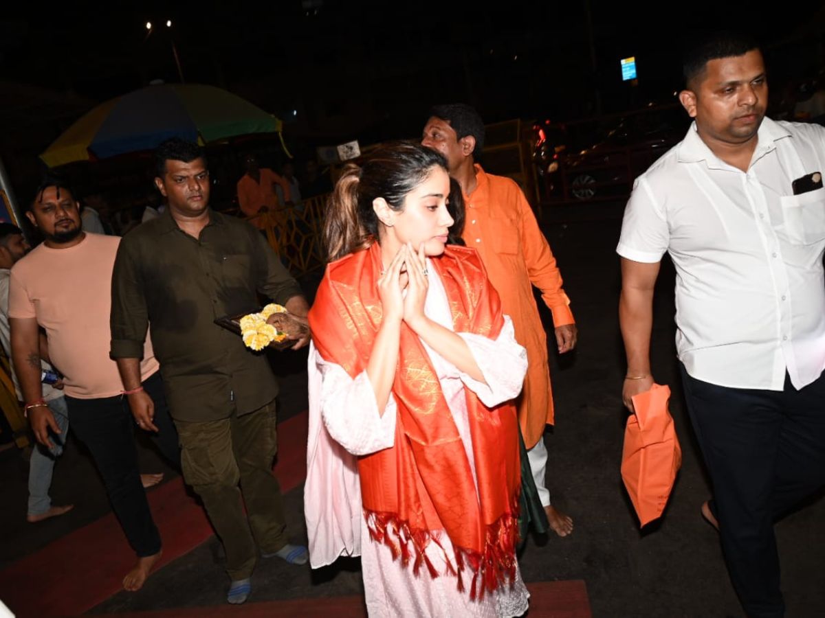 गुड़ी पड़वा के मौके पर पहुंची मंदिर