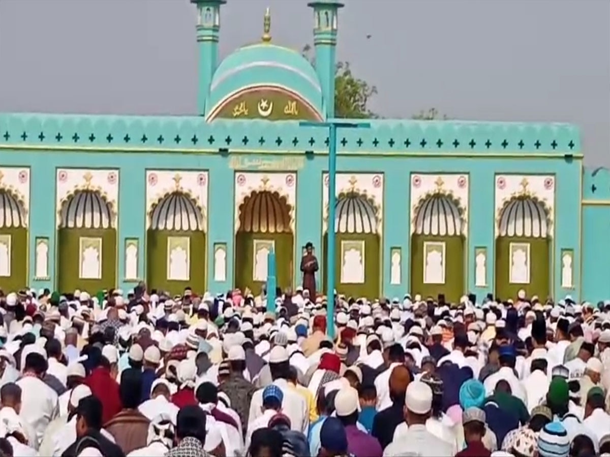 Eid ul-fitr 2024: राजस्थान के झालावाड़ मनाई गई ईद, मस्दिजों में अदा की गई नमाज, एक-दूसरे से गले मिलकर दी मुबारकबाद
