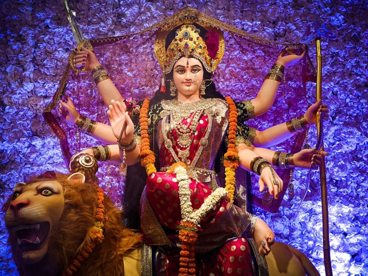 शेर कैसे बना माता दुर्गा की सवारी? क्यों कहते हैं शेरावाली मां, पढ़ें रोचक कथा