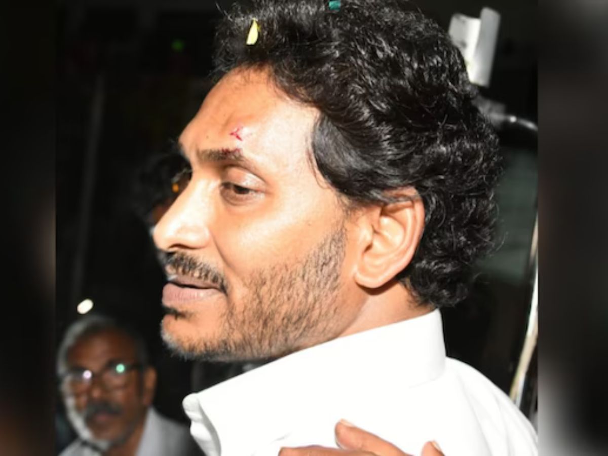 Jagan Mohan Reddy: ନିର୍ବାଚନ ପ୍ରଚାର ବେଳେ ଆନ୍ଧ୍ରପ୍ରଦେଶ ମୁଖ୍ୟମନ୍ତ୍ରୀଙ୍କୁ ପଥରମାଡ଼ Jagan Mohan Reddy: ନିର୍ବାଚନ ପ୍ରଚାର ବେଳେ ଆନ୍ଧ୍ରପ୍ରଦେଶ ମୁଖ୍ୟମନ୍ତ୍ରୀଙ୍କୁ ପଥରମାଡ଼