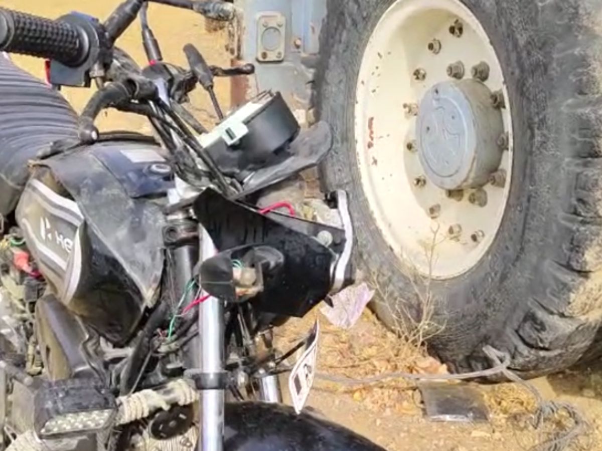 Barmer में डंपर की टक्कर से बाइक सवार दो सगे भाइयों की मौत, घर में पसरा मातम