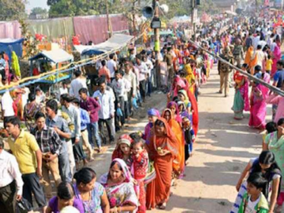Hisar News: चैत्र नवरात्रि के अष्टमी के मौके पर हिसार की देवी मंदिर में भारी भीड़