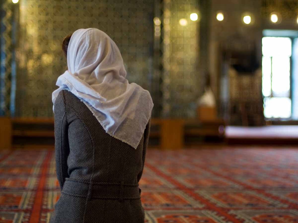 मुस्लिम लड़की को अदालत से झटका! कहा- "धार्मिक आजादी स्कूल के नियमों के ऊपर नहीं"