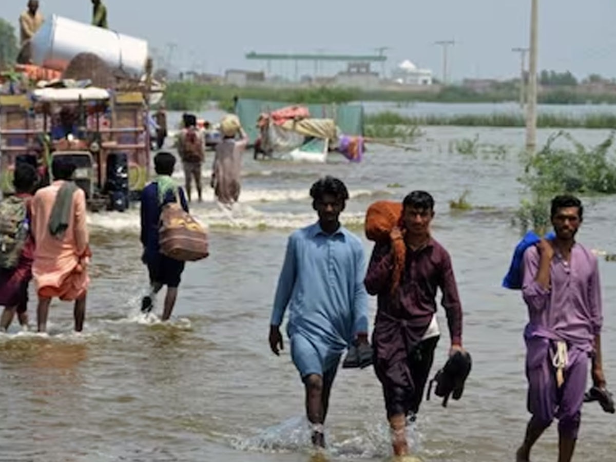 Pakistan News: पाकिस्तान में हुई भारी बारिश, चार दिन में 71 लोगों की हुई मौत, 67 जख्मी