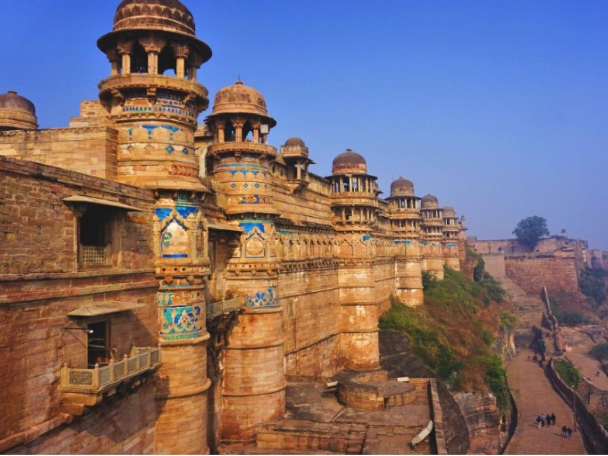 mp tourism Must see these famous forts of Madhya Pradesh once gwalior ...