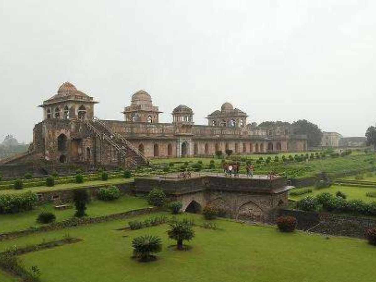 mp tourism Must see these famous forts of Madhya Pradesh once gwalior ...