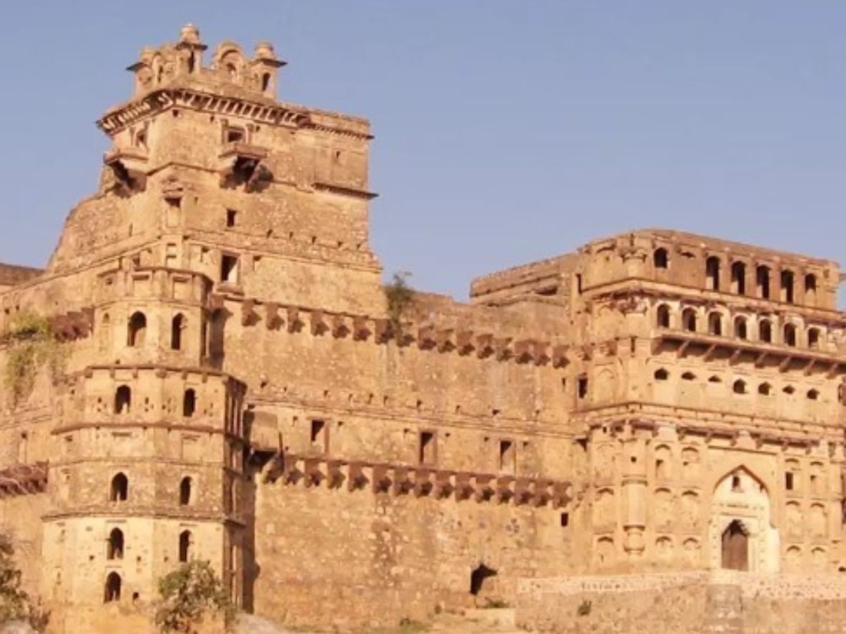 mp tourism Must see these famous forts of Madhya Pradesh once gwalior ...