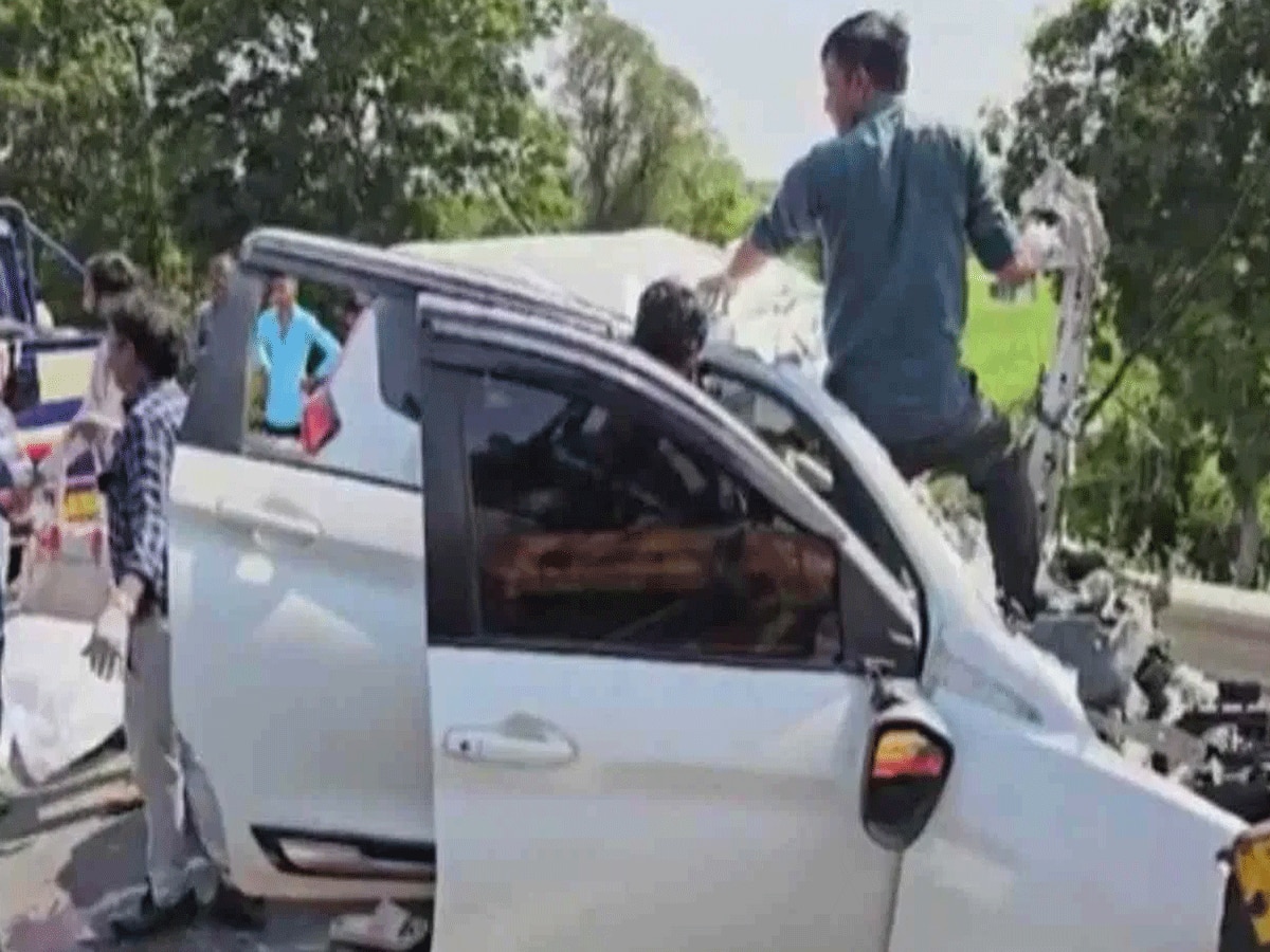 गुजरात के अहमदाबाद-वडोदरा एक्सप्रेसवे पर भीषण सड़क हादसा,  खड़े टैंकर में घुसी कार; 10 लोगों की मौत