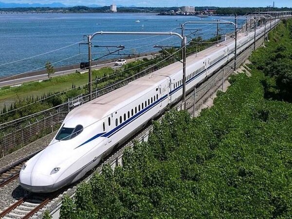 ICF Bullet Train: ପବନରେ ଉଡ଼ିବ ଆଇସିଏଫ ବୁଲେଟ୍ ଟ୍ରେନ୍; କେତେ ରହିବ ବେଗ? ଜାଣନ୍ତୁ
