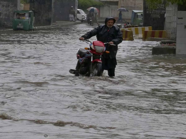 दुबई के बाद इस मुस्लिम देश में 29 अप्रैल तक होगी भारी बारिश