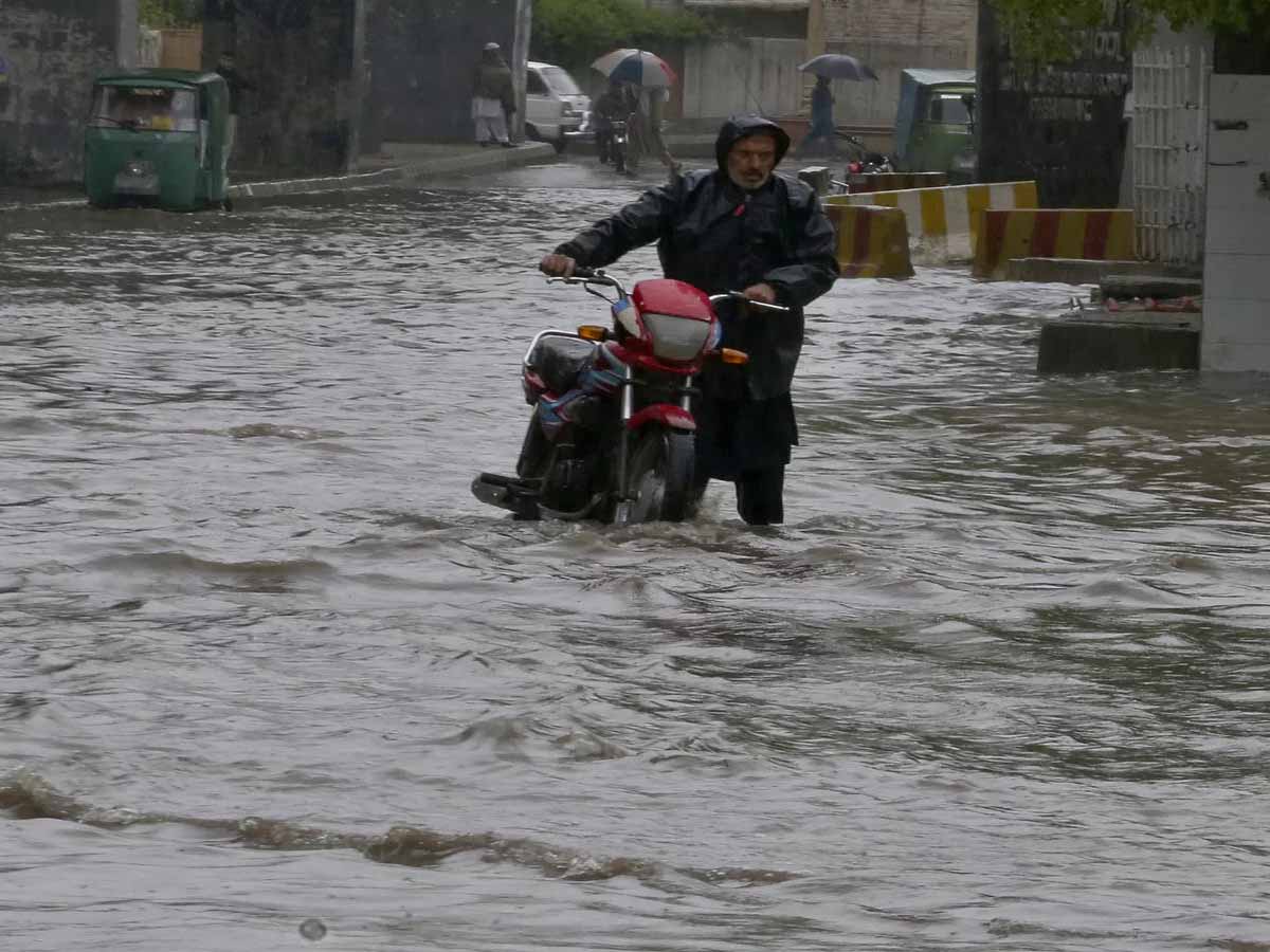 दुबई के बाद इस मुस्लिम देश में 29 अप्रैल तक होगी भारी बारिश दुबई के बाद इस मुस्लिम देश में 29 अप्रैल तक होगी भारी बारिश