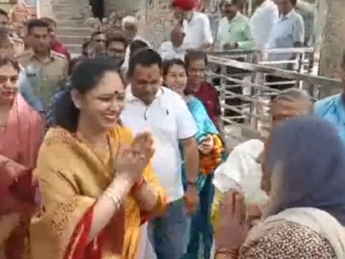 Karnal News: हरियाणा CM की पत्नी ने किया चुनाव प्रचार, नायब सैनी के लिए मांगे वोट