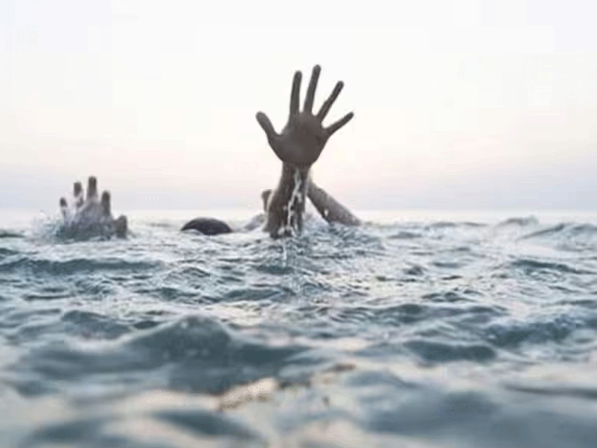 Jharsuguda Boat Capsizes: ओडिशा के झारसुगुड़ा में बड़ा हादसा, महानदी में नाव पलटने से 7 की मौत; कई लापता Jharsuguda Boat Capsizes: ओडिशा के झारसुगुड़ा में बड़ा हादसा, महानदी में नाव पलटने से 7 की मौत; कई लापता