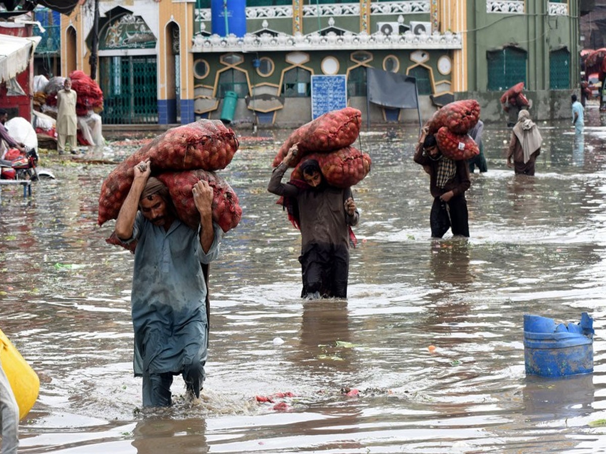 Pakistan News: पाकिस्तान में बारिश ने मचाया तांडव, 87 लोगों की हो चुकी है मौत