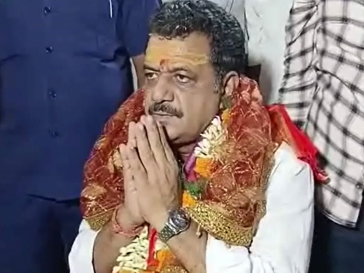 Odisha Election 2024: ମାଆ ଶାରଳାଙ୍କ ଦର୍ଶନ କଲେ ବିଜେଡି ବିଧାୟକ ପ୍ରାର୍ଥୀ ପ୍ରଶାନ୍ତ ମୁଦୁଲି Odisha Election 2024: ମାଆ ଶାରଳାଙ୍କ ଦର୍ଶନ କଲେ ବିଜେଡି ବିଧାୟକ ପ୍ରାର୍ଥୀ ପ୍ରଶାନ୍ତ ମୁଦୁଲି