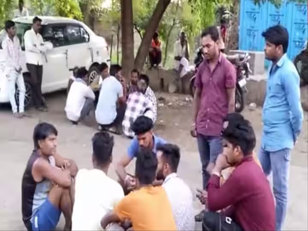 Jhalawar Road Accident: राजस्थान के झालावाड़ जिले में भीषण हादसा; नौ बरातियों की हुई मौत Jhalawar Road Accident: राजस्थान के झालावाड़ जिले में भीषण हादसा; नौ बरातियों की हुई मौत
