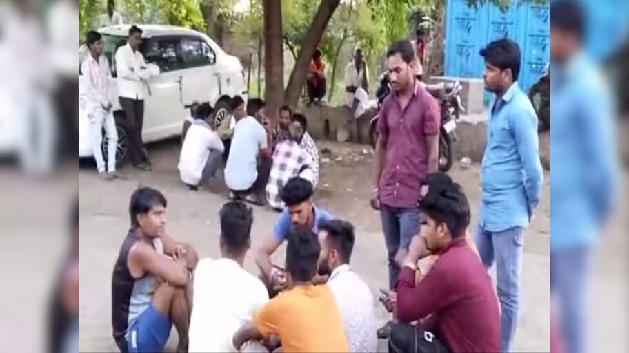 Jhalawar Road Accident: राजस्थान के झालावाड़ जिले में भीषण हादसा; नौ बरातियों की हुई मौत