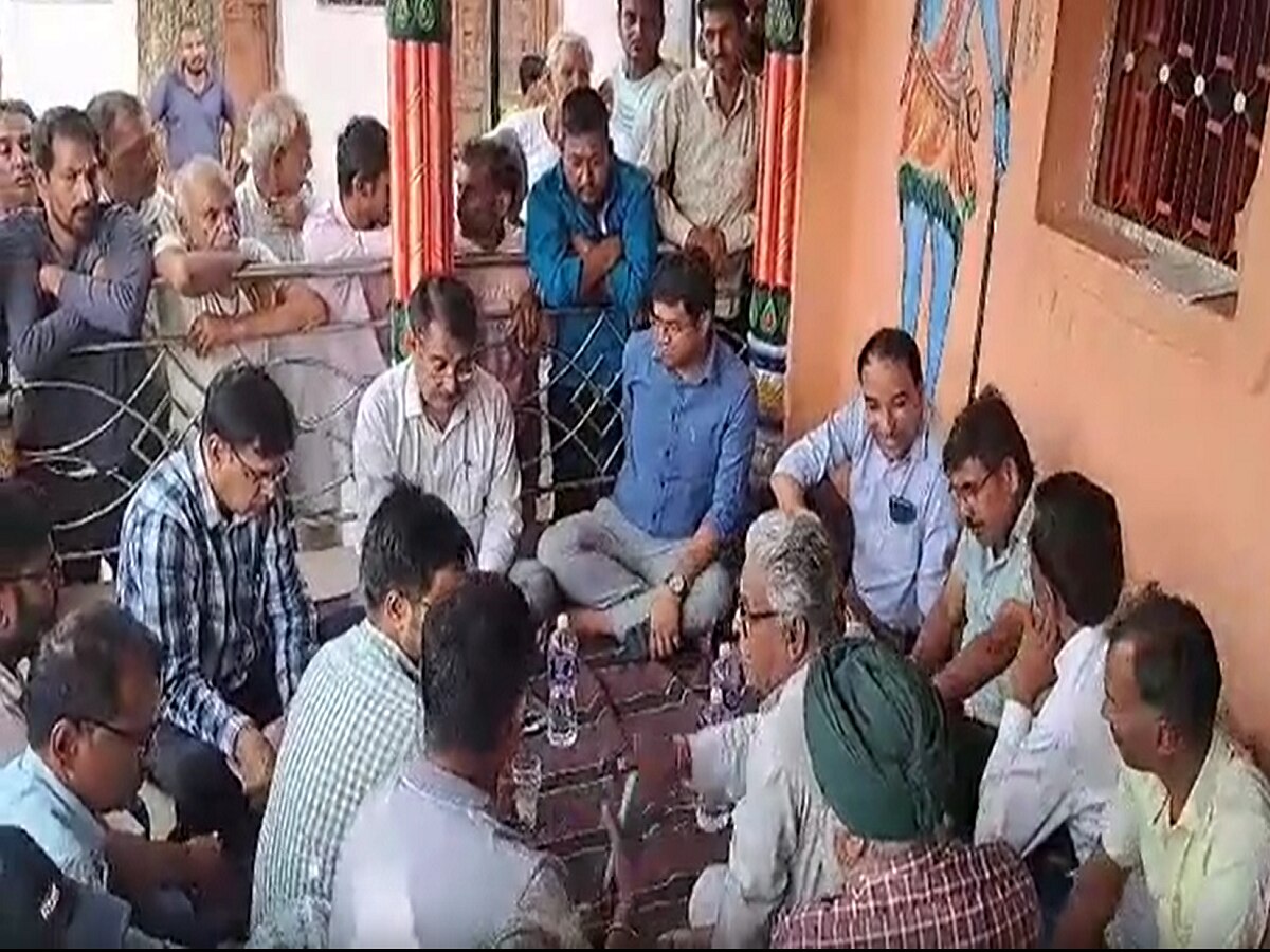 Baran Lok Sabha Chunav 2024: मतदान बहिष्कार की चेतावनी के बाद बंदाखुर्द में पहुंचा प्रशासन, किसान अडिग