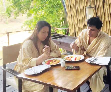 हनीमून पर गई रणदीप-लिन