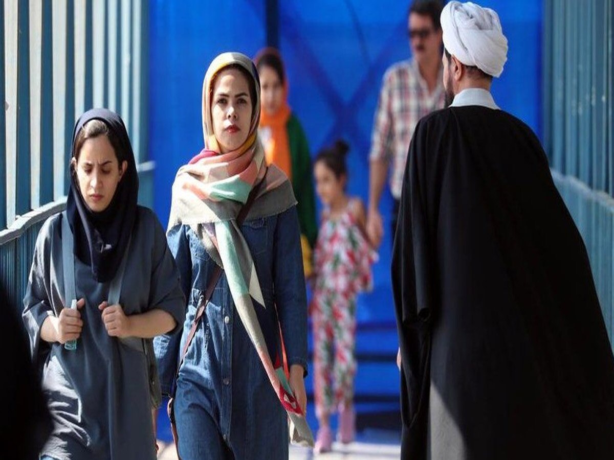 Iran Headscarf: क्या ईरान में फिर होगा हिजाब पर विवाद? राष्ट्रपति ने दिए कड़े आदेश