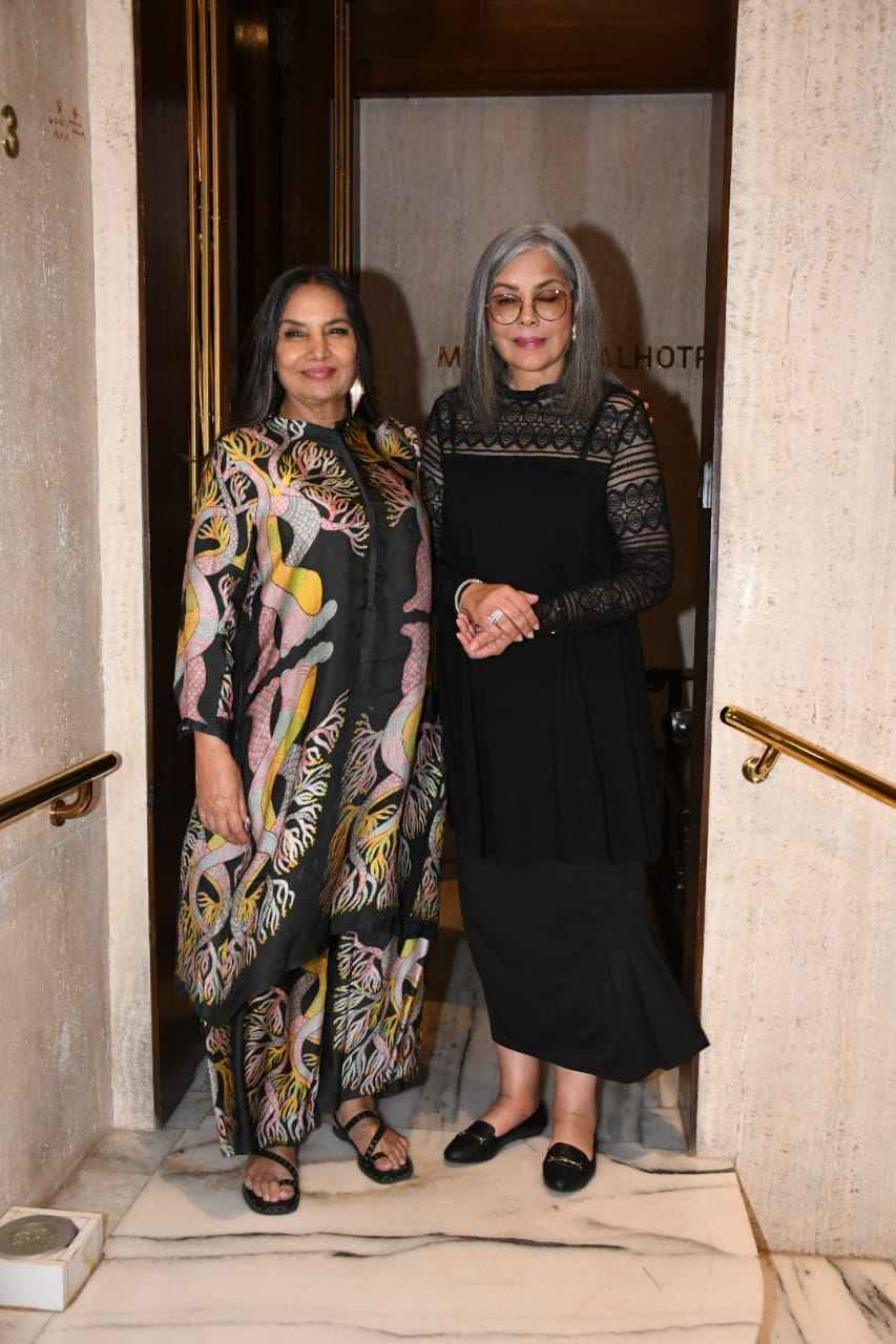 जीनत अमान स्टाइलिश लुक