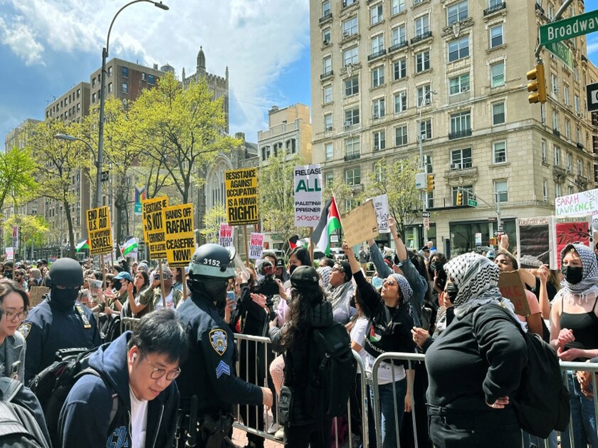 Israel Protest: अमेरिका में इजराइल के खिलाफ विरोध प्रदर्शन, घर जाने पर मजबूर यहूदी छात्र