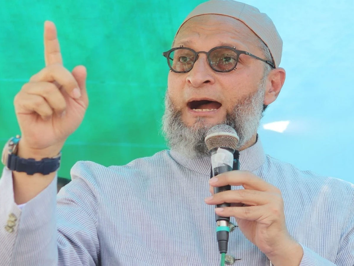 ओवैसी का PM पर हमला, "आप लंबी-लंबी फेंकते हैं, आप और आपके मंत्री के हैं इतने भाई-बहन" ओवैसी का PM पर हमला, "आप लंबी-लंबी फेंकते हैं, आप और आपके मंत्री के हैं इतने भाई-बहन"