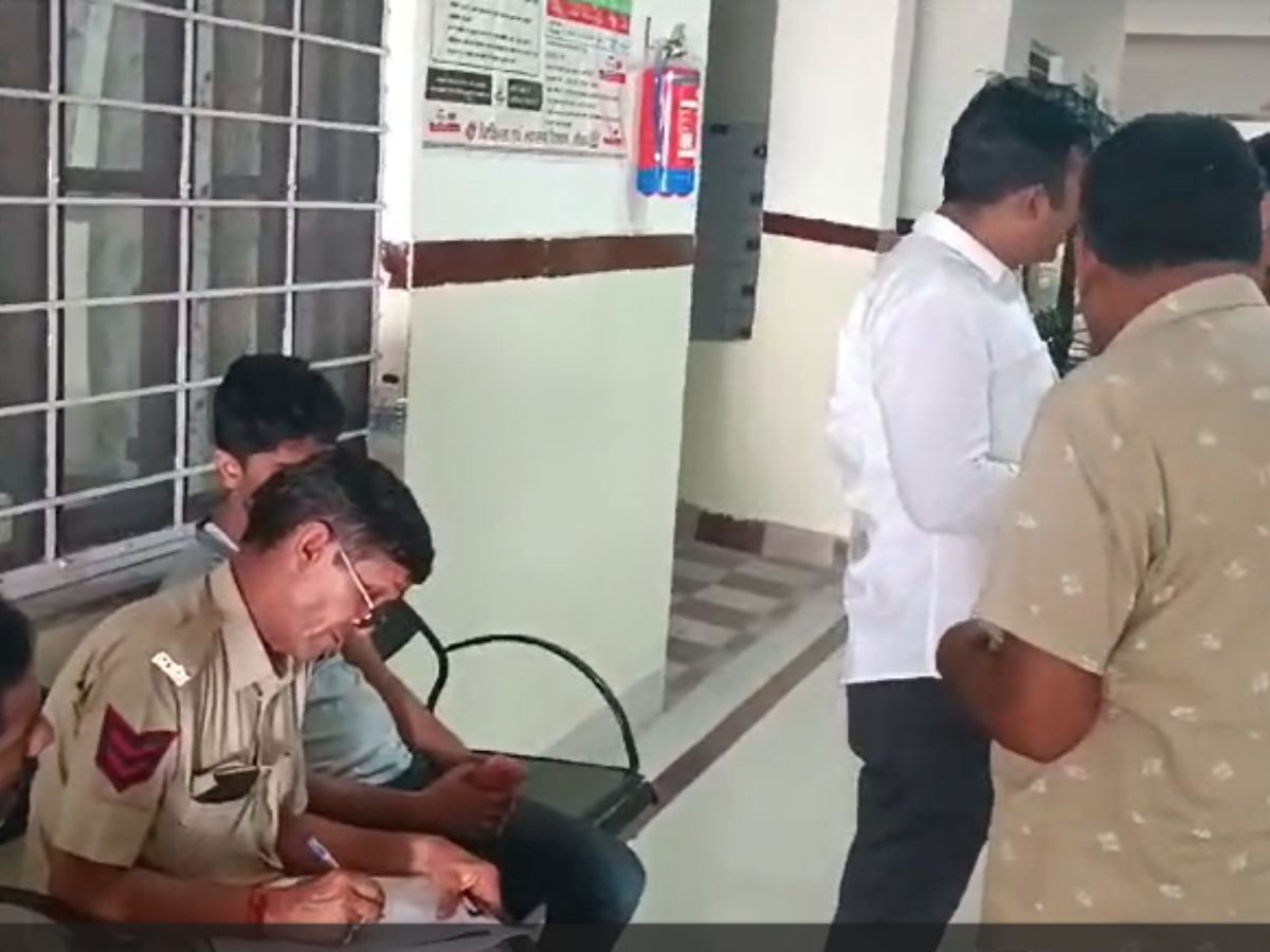 खाटूश्यामजी में ई-रिक्शा पर सवार परिवार को कार ने मारी टक्कर,  तीन माह की मासूम की नीचे आने से हुई मौत