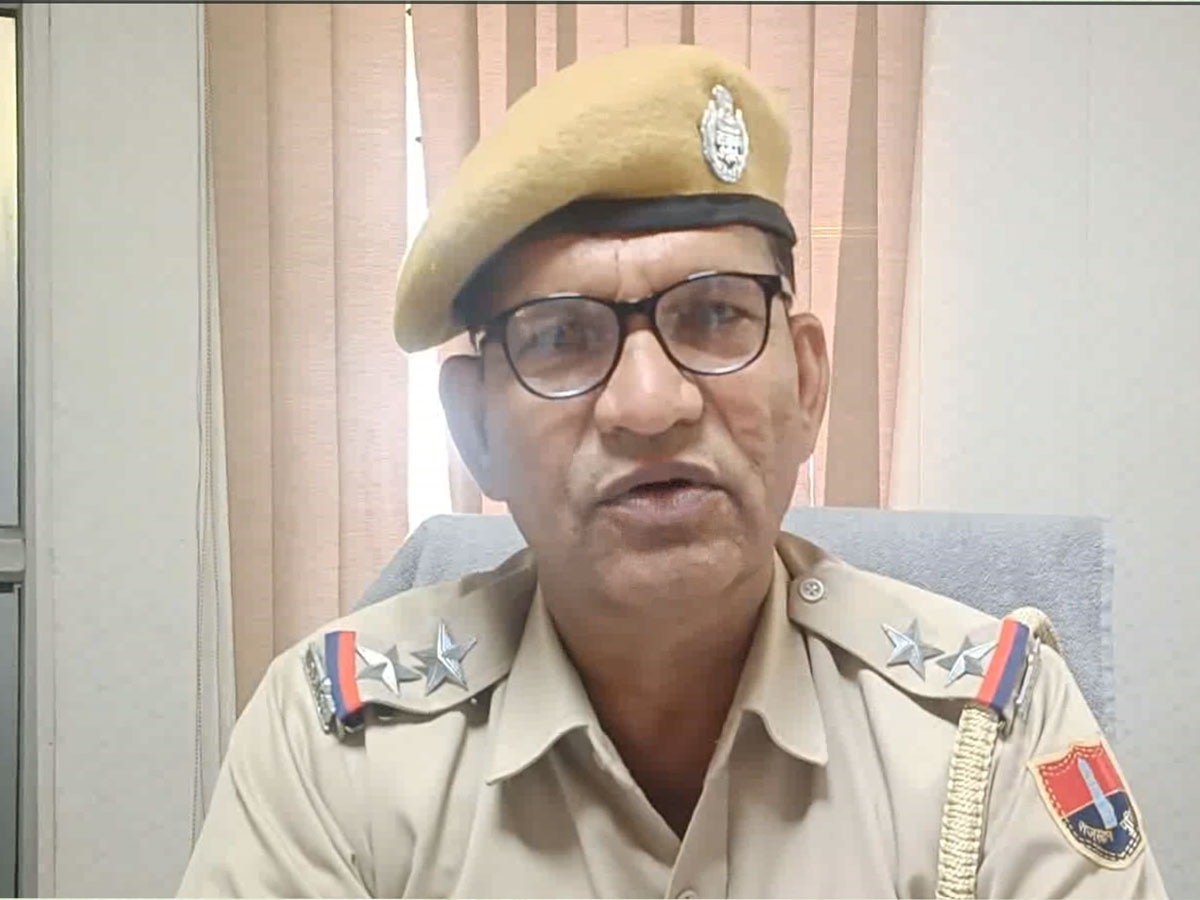 Alwar Crime : तेज धारदार छुरी से किया घायल, खून से सना चाकू थाने लेकर पहुंचा आरोपी