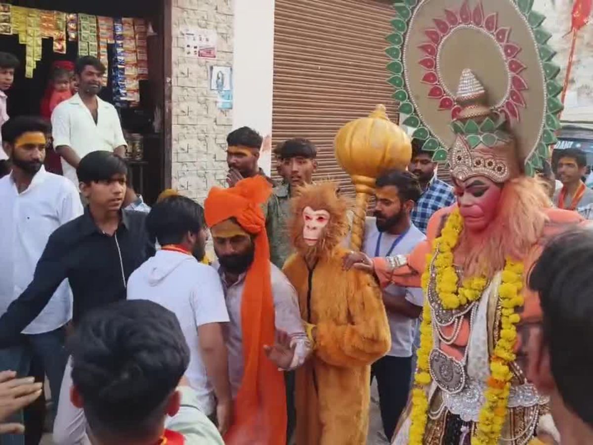 Sikar: रींगस में धूमधाम से मनाया गया हनुमान जन्मोत्सव, भक्ति में झूमते नजर आए भक्त