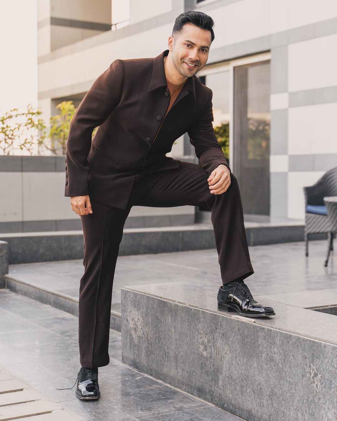 वरुण धवन की एजुकेशन