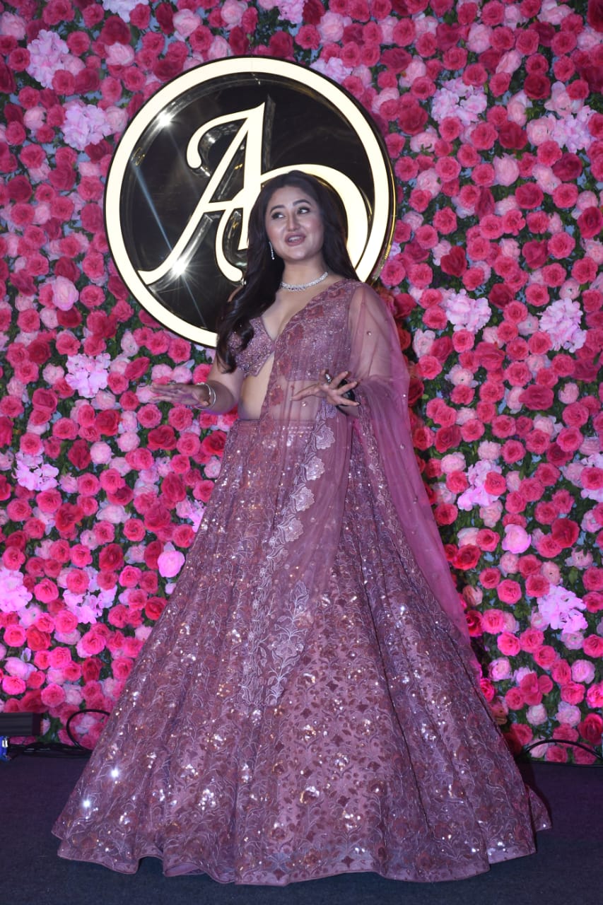 रश्मि देसाई का हसीन लुक