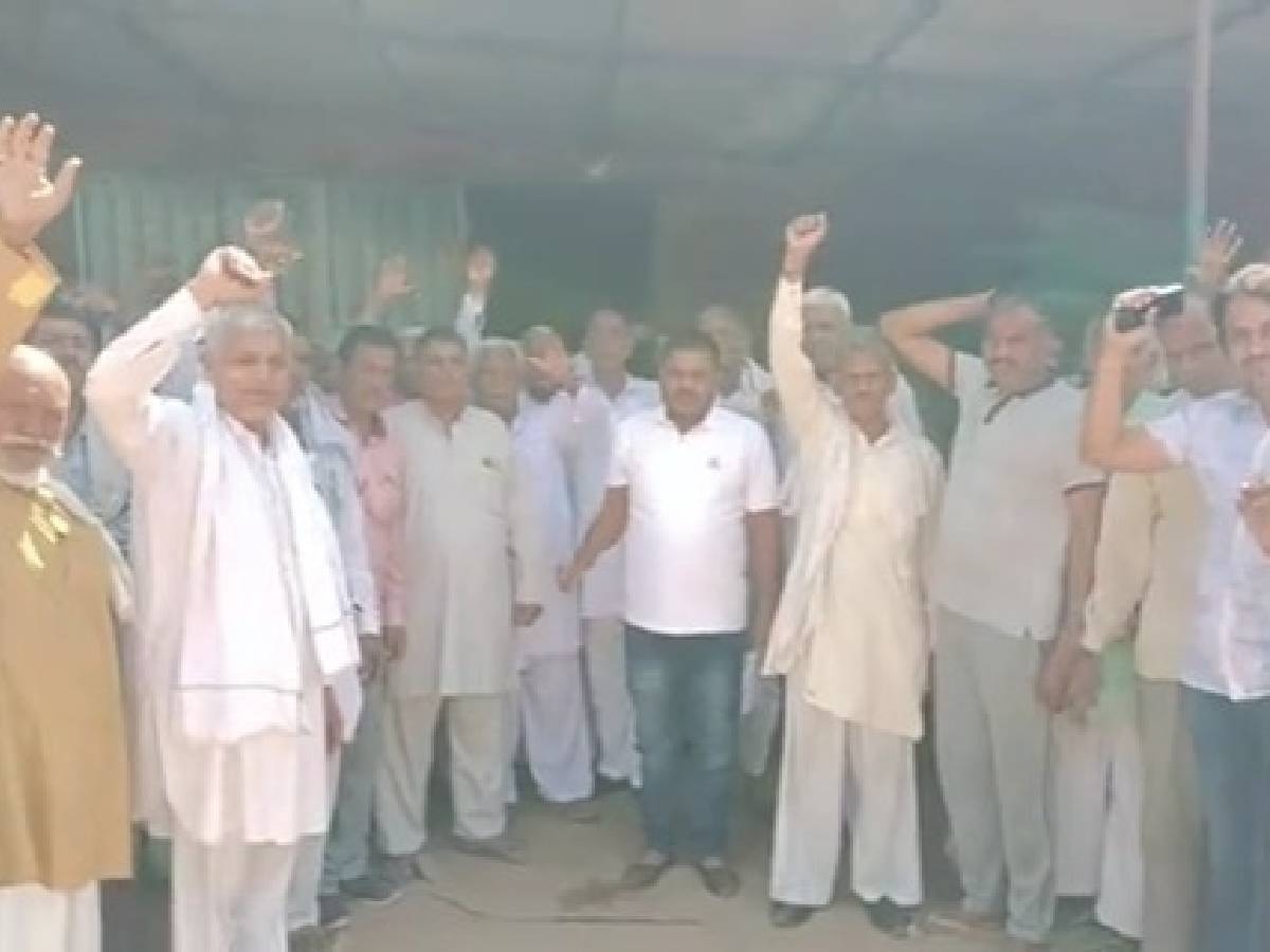 Charkhi Dadri News: चकबंदी का कार्य पूरा न होने से पंचायत नाराज, चुनाव का बहिष्कार करने की दी चेतावनी  