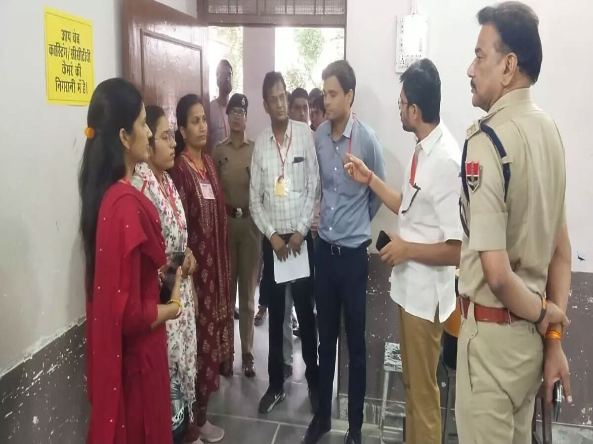 Bhilwara : जिले में शांतिपूर्ण मतदान, जिला निर्वाचन अधिकारी और पुलिस अधीक्षक ने किया मतदान केंद्रों का संयुक्त निरीक्षण